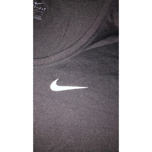 Nike Tops - 💕😍❤️MAKE AN OFFER! NIKE DRI FIT TEE❤️😍💕